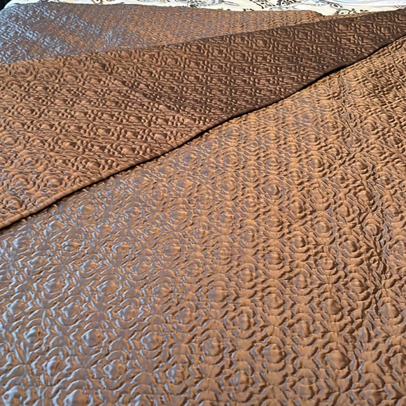 Coverlet - Picture 3 of 3